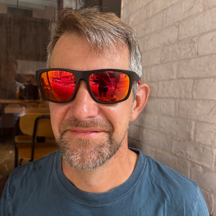 WaveRider Performance Floating Sunglasses: Midnight Flare